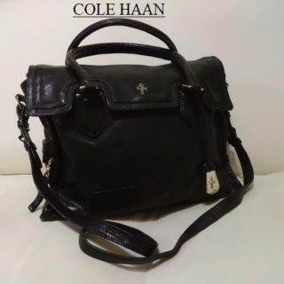 コールハーン(Cole Haan)のCOLE HAANコールハーン♡チャーム付き光沢皮2WAYショルダーバッグ(ショルダーバッグ)