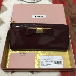 ミュウミュウ(miumiu)のmiumiu リボン財布(財布)