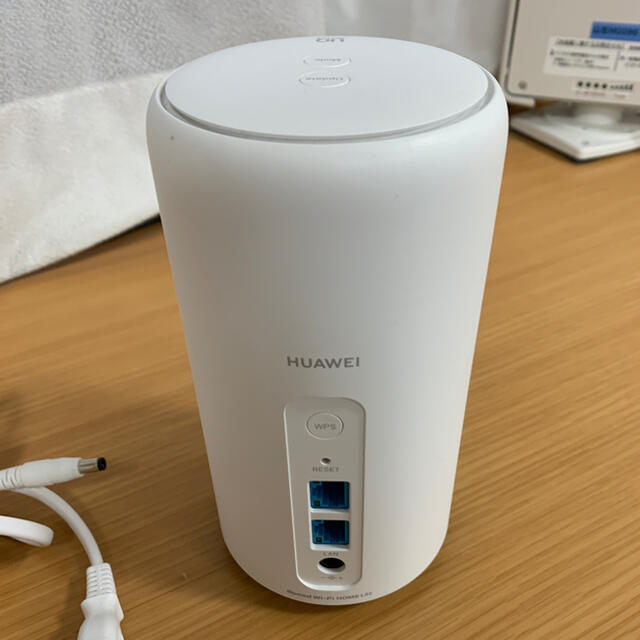 HUAWEI(ファーウェイ)のUQ WiMAX ルーター　HOME L-02 スマホ/家電/カメラのスマートフォン/携帯電話(その他)の商品写真