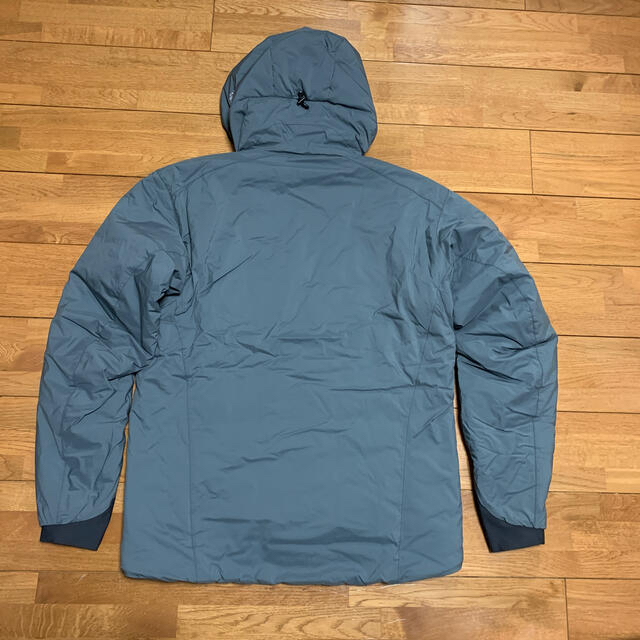 ARC'TERYX(アークテリクス)のARC’TERYX × BEAMS / 別注 Atom AR Hoody 美品 メンズのジャケット/アウター(ナイロンジャケット)の商品写真