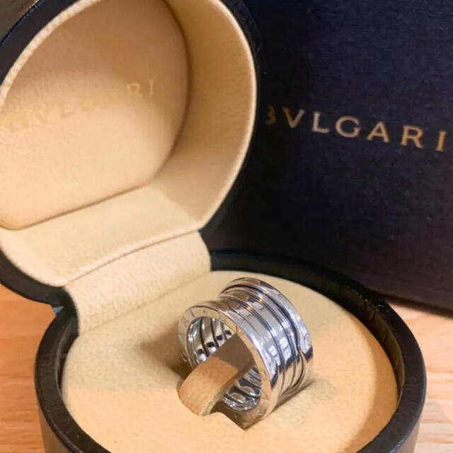 BVLGARI(ブルガリ)の美品！BVLGARI ブルガリ ビーゼロワン ホワイトゴールド指輪リング K18 レディースのアクセサリー(リング(指輪))の商品写真