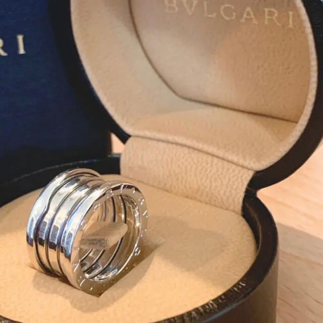 BVLGARI(ブルガリ)の美品！BVLGARI ブルガリ ビーゼロワン ホワイトゴールド指輪リング K18 レディースのアクセサリー(リング(指輪))の商品写真