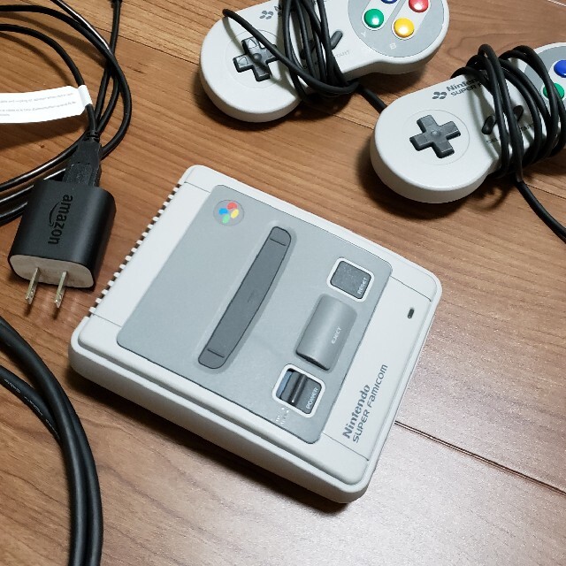 任天堂(ニンテンドウ)の中古　スーパーファミコンミニ　ニンテンドークラシック　 エンタメ/ホビーのゲームソフト/ゲーム機本体(家庭用ゲーム機本体)の商品写真