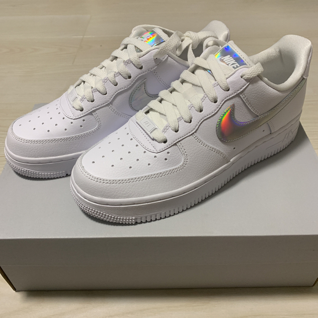 NIKE(ナイキ)のNIKE AIR FORCE 1 ’07 ESSENTIAL 24cm レディースの靴/シューズ(スニーカー)の商品写真