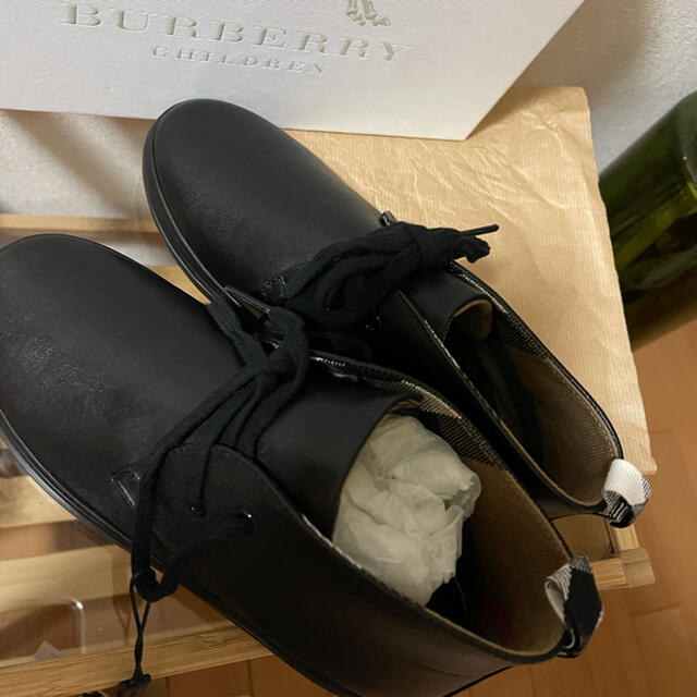 BURBERRY(バーバリー)のバーバリー　キッズショットブーツ　22.5cm キッズ/ベビー/マタニティのキッズ靴/シューズ(15cm~)(ブーツ)の商品写真