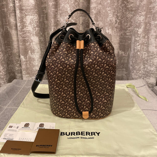 BURBERRY(バーバリー)の＊新品【Burberry】モノグラムEキャンバス＆レザー ドローコードトート＊ レディースのバッグ(トートバッグ)の商品写真