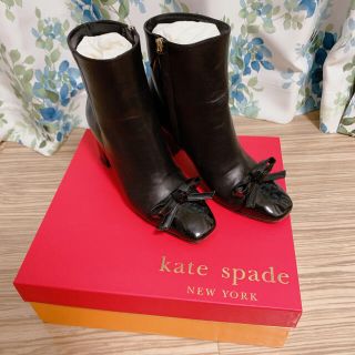 ケイトスペードニューヨーク(kate spade new york)のお値下げ★極美品★ケイトスペード ブラック リボン ブーティ(ブーティ)