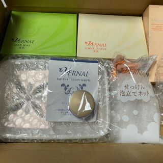 ヴァーナル(VERNAL)の【新品未開封】トータルスキンケア　パっと白洗顔セット　ヴァーナル　vernal(洗顔料)