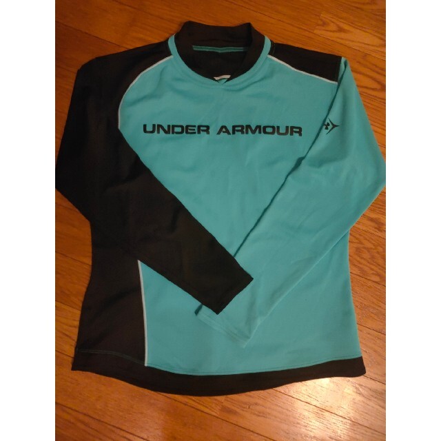 UNDER ARMOUR(アンダーアーマー)のUNDER ARMOUR  ストレッチシャツ スポーツ/アウトドアのサッカー/フットサル(ウェア)の商品写真