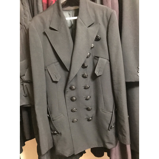 Yohji Yamamoto(ヨウジヤマモト)のyohji yamamoto 19aw 黒釦ジャケット メンズのジャケット/アウター(テーラードジャケット)の商品写真