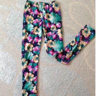 スプレイ(SpRay)の新品未使用♡花柄レギンス(レギンス/スパッツ)