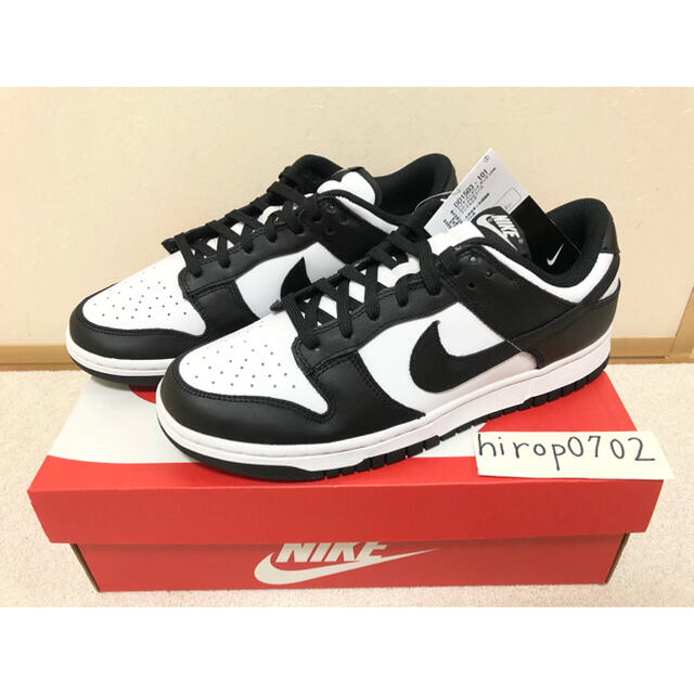 NIKE(ナイキ)のNIKE WMNS DUNK LOW WHITE BLACK メンズの靴/シューズ(スニーカー)の商品写真