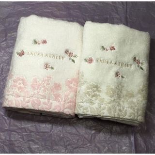 ローラアシュレイ(LAURA ASHLEY)の値下【新品】ローラアシュレイ フェイスタオル 2枚☆アルバータ☆ピンク ベージュ(タオル/バス用品)