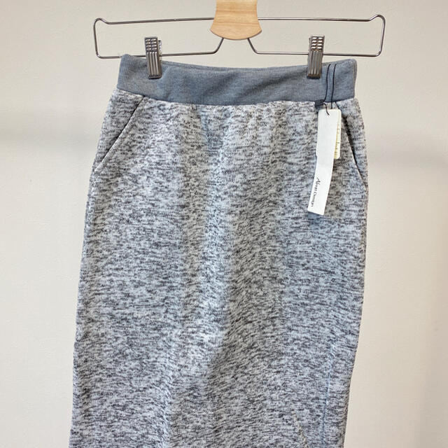 aries(アリエス)の新品✴︎特価‼︎フリースタイトスカート　ロングスカート　グレー レディースのスカート(ロングスカート)の商品写真