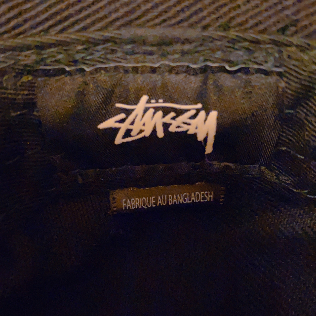 STUSSY(ステューシー)の【定価8,250円】ステューシー ビックロゴ バケットハット 帽子【訳あり】 メンズの帽子(ハット)の商品写真