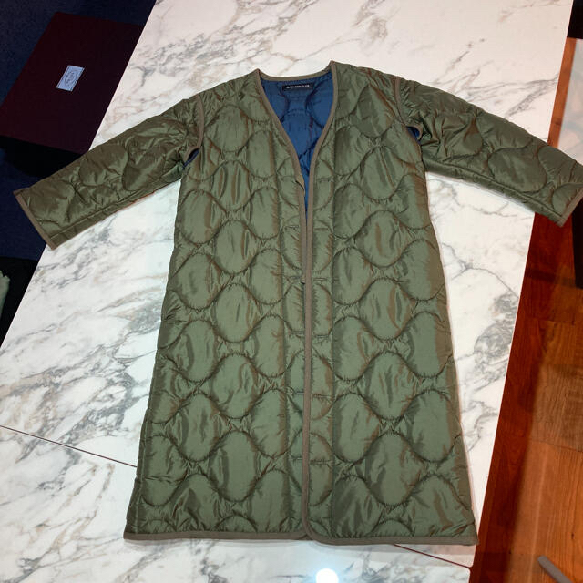 MADISONBLUE(マディソンブルー)のマディソンブルー　キルティングノーカラーコート レディースのジャケット/アウター(ロングコート)の商品写真