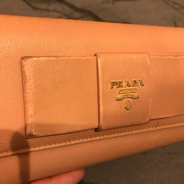 PRADA(プラダ)のPRADAサイフ　ジャンク品 レディースのファッション小物(財布)の商品写真