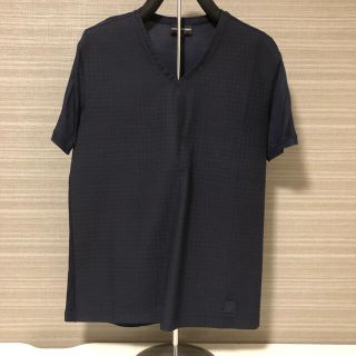 アルマーニ(Armani)の独特な素材 Vネック Tシャツ アルマーニ Sサイズ(Tシャツ/カットソー(半袖/袖なし))