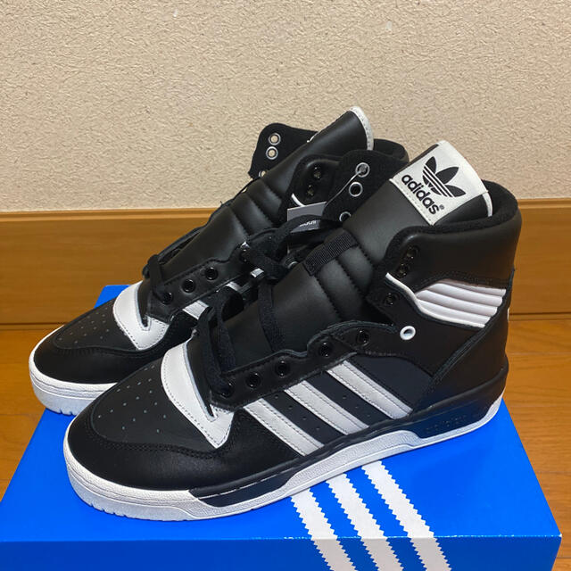 ADIDAS RIVLRY 未使用　黒×白　ライバルリー未使用よろしくお願い致します