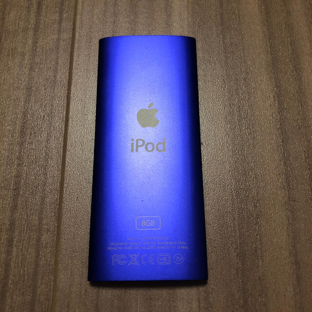 iPod(アイポッド)の【本日限定値下げ】【美品】iPod nano８GB パープル　 スマホ/家電/カメラのオーディオ機器(ポータブルプレーヤー)の商品写真