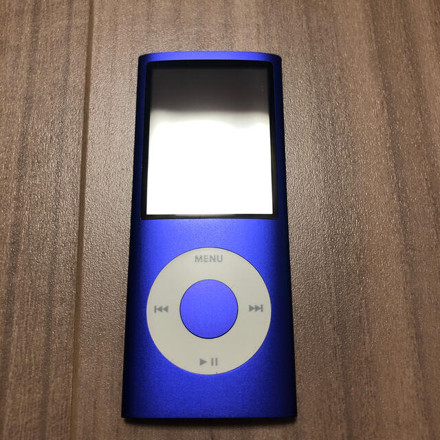 iPod(アイポッド)の【本日限定値下げ】【美品】iPod nano８GB パープル　 スマホ/家電/カメラのオーディオ機器(ポータブルプレーヤー)の商品写真