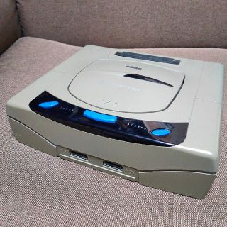 セガ(SEGA)のセガサターン本体(家庭用ゲーム機本体)