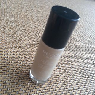 レブロン(REVLON)のリキッドファンデーション(ファンデーション)