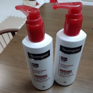 ニュートロジーナ(Neutrogena)の[二本]ニュートロジーナ インテンスリペア ボディエマルジョン 超乾燥肌用 (ボディローション/ミルク)