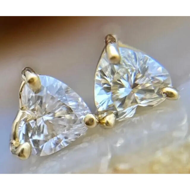 0.10ct✨片耳用✨ぷっくりハートシェイプダイヤモンド K18 ピアス メンズのアクセサリー(ピアス(片耳用))の商品写真