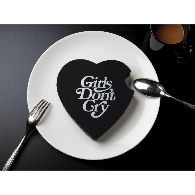 Girls Don’t Cry Bite Heart chocolate boxキーホルダー