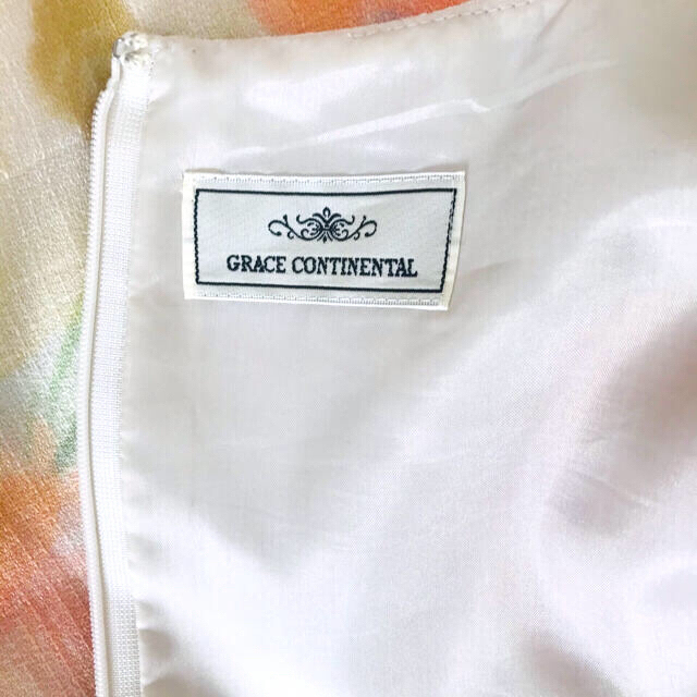 GRACE CONTINENTAL(グレースコンチネンタル)の美品♥︎  グレースコンチネンタル 花柄 ワンピース ピンク オレンジ 宝塚歌劇 レディースのワンピース(ひざ丈ワンピース)の商品写真