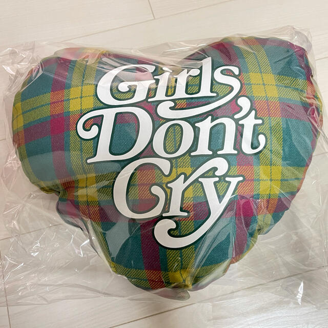 VERDY’S GIFT SHOP Girls Don’t Cry ハートピロー