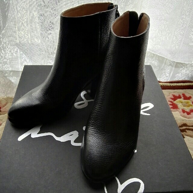 新品 バナナ リパブリック 黒革製ショートブーツ 6.5 サイズ24㎝ ブーツ