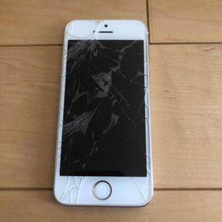 アップル(Apple)のiphone5s ゴールド　画面割れ(スマートフォン本体)