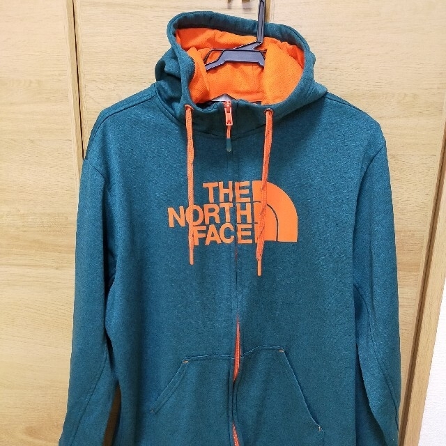 North Face パーカー