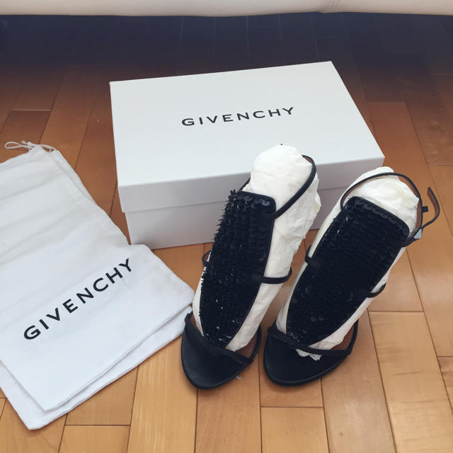 GIVENCHY(ジバンシィ)のジバンシィ サンダル レディースの靴/シューズ(サンダル)の商品写真