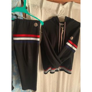 MONCLER(ブラック/黒色系)のフリマアイテム一覧 MONCLER(ブラック/黒色系)のフリマアイテム一覧