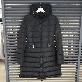 モンクレール ロングダウンコートの通販 0点以上 Monclerを買うならラクマ
