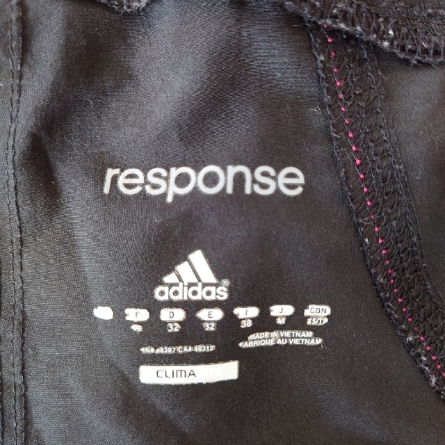 adidas(アディダス)のアディダス　ハーフパンツ スポーツ/アウトドアのトレーニング/エクササイズ(ウォーキング)の商品写真