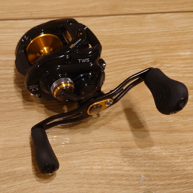 DAIWA(ダイワ)の【極美品】ダイワ　タトゥーラＨＤ 150Ｈ−ＴＷ スポーツ/アウトドアのフィッシング(リール)の商品写真