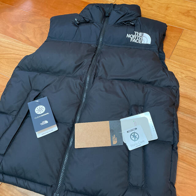 THE NORTH FACE(ザノースフェイス)の【新品未使用】ノースフェイス Nuptse Vest Mサイズ　カラー K メンズのジャケット/アウター(ダウンベスト)の商品写真