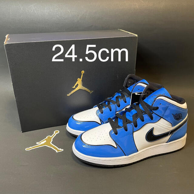 NIKE(ナイキ)のNIKE AIR JORDAN 1 MID SE GS SIGNAL BLUE  レディースの靴/シューズ(スニーカー)の商品写真