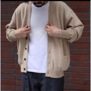 COMOLI - HERILL ゴールデンキャッシュ カシミヤカーディガンの