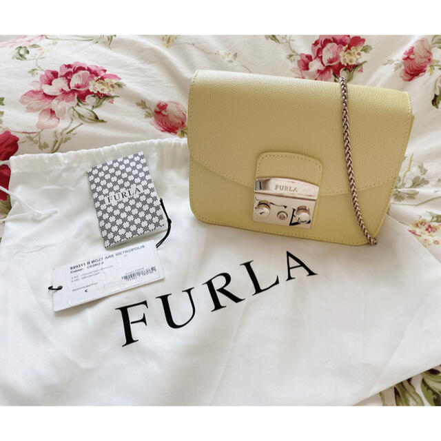 Furla(フルラ)のフルラ　メトロポリス　チェーンショルダーバッグ　レモンイエロー レディースのバッグ(ショルダーバッグ)の商品写真