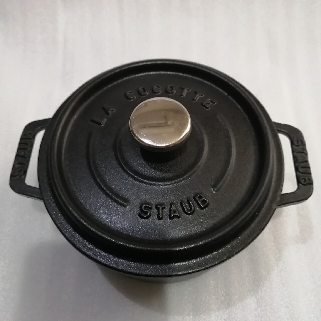 STAUB(ストウブ)のお値下げ！ストウブ　ピコ　ココットラウンド 12 インテリア/住まい/日用品のキッチン/食器(鍋/フライパン)の商品写真