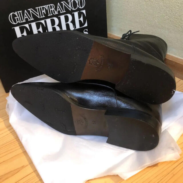 Gianfranco FERRE(ジャンフランコフェレ)のGIANFRANCO FERREジャンフランコフェレ 本革 レザーショートブーツ レディースの靴/シューズ(ブーツ)の商品写真