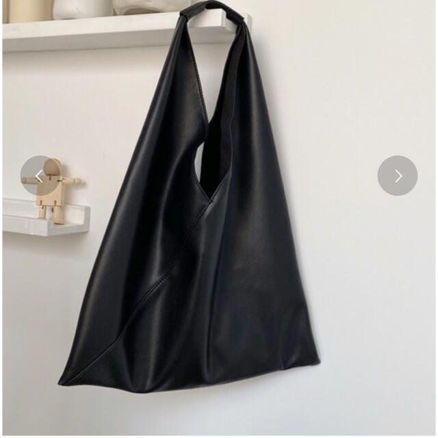 chuclla Triangle  soft leather bag