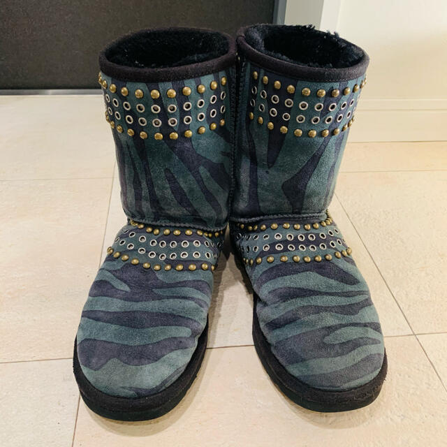 ジミーチュウ&UGG ゼブラムートンコラボブーツ