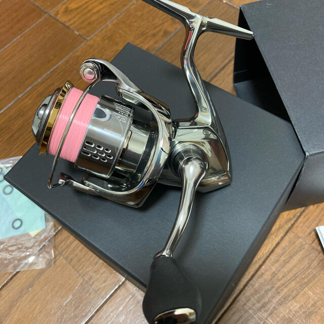 SHIMANO(シマノ)のシマノ  18 ステラ　C2000S 中古　 スポーツ/アウトドアのフィッシング(リール)の商品写真