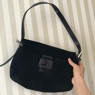 フェンディ(FENDI)のFENDIショルダーバック本物です！(ショルダーバッグ)